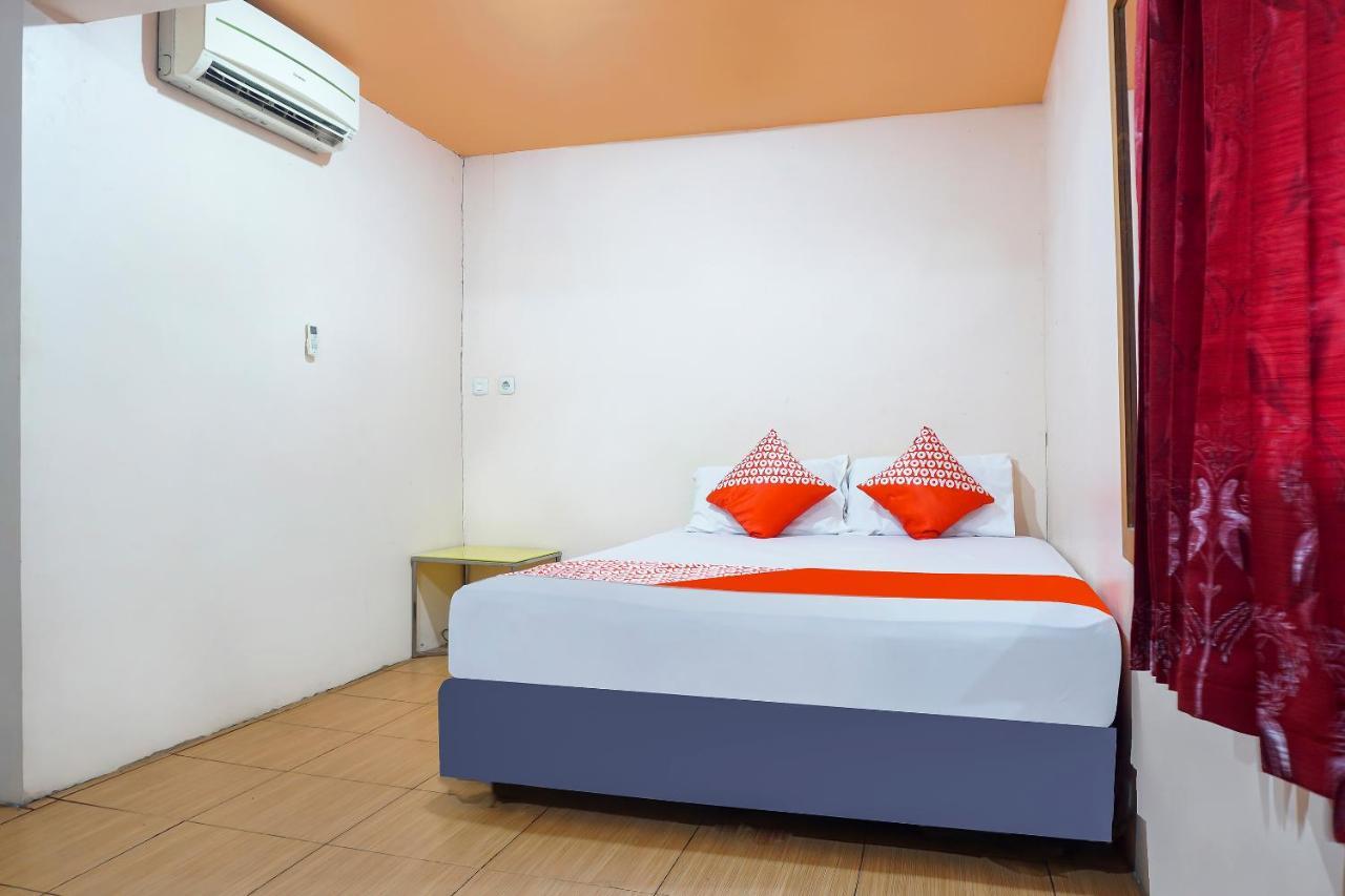 Oyo 90923 Makassar Cottage Balangberu Екстер'єр фото