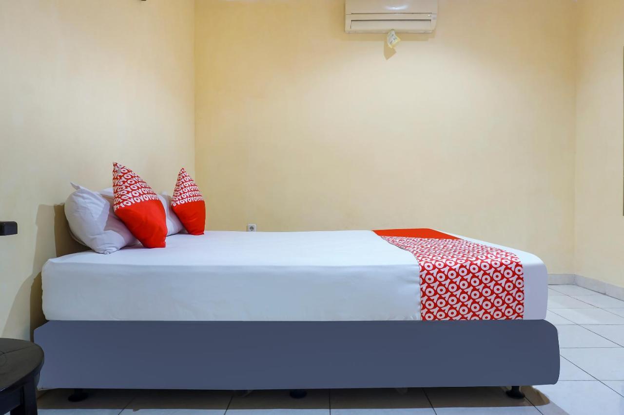Oyo 90923 Makassar Cottage Balangberu Екстер'єр фото
