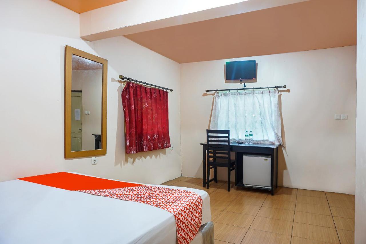 Oyo 90923 Makassar Cottage Balangberu Екстер'єр фото
