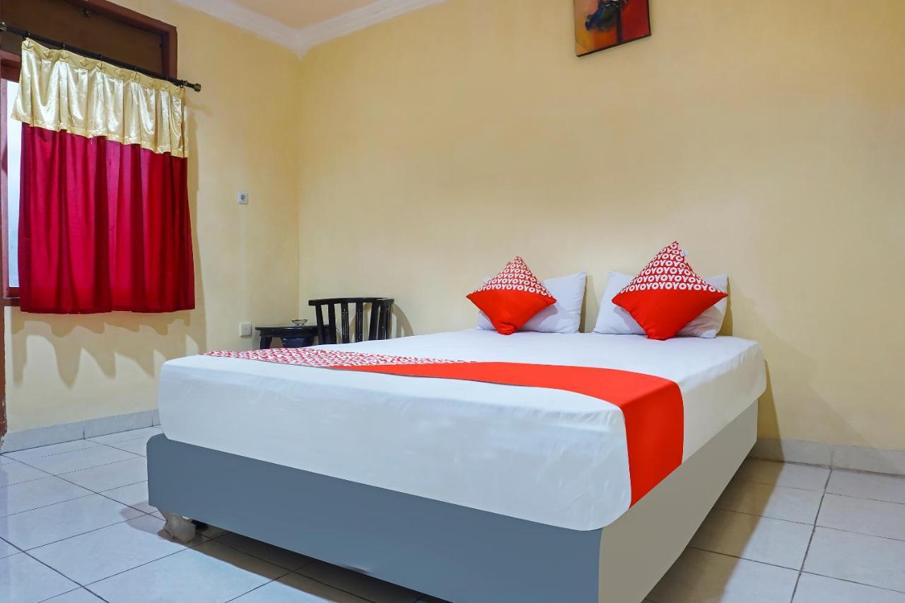 Oyo 90923 Makassar Cottage Balangberu Екстер'єр фото