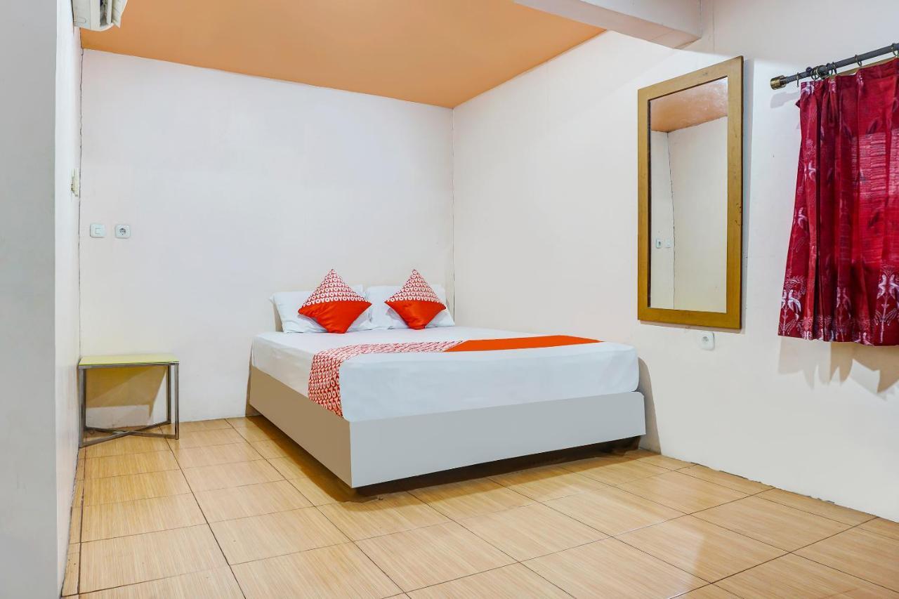 Oyo 90923 Makassar Cottage Balangberu Екстер'єр фото